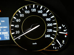 2012款 5.6L 自动 旗舰版 7座