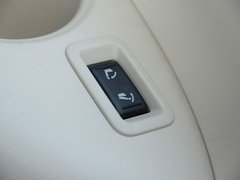 2012款 5.6L 自动 旗舰版 7座