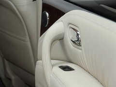 2012款 5.6L 自动 旗舰版 7座