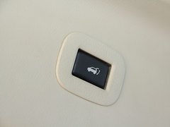 2012款 5.6L 自动 旗舰版 7座