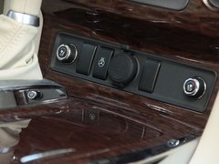 2012款 5.6L 自动 旗舰版 7座