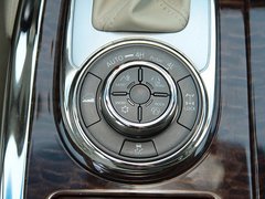 2012款 5.6L 自动 旗舰版 7座