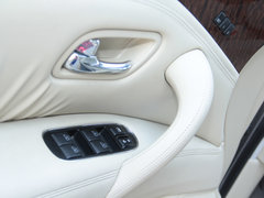 2012款 5.6L 自动 旗舰版 7座