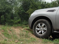 2012款 5.6L 自动 旗舰版 7座