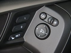 2012款 3.5L 自动 标准版