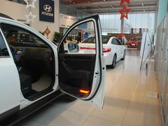 2009款 3.8L 自动 5座豪华版