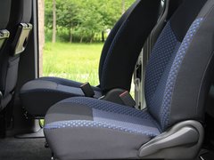 2011款 1.6L 手动 尊雅型 7座