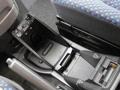 2011款 1.6L 手动 尊雅型 7座