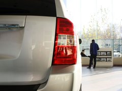 2011款 2.7L 自动 舒适版 7座