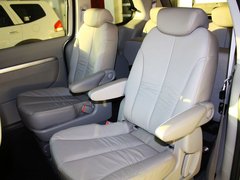 2011款 2.7L 自动 舒适版 7座