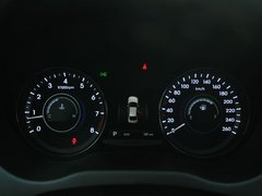 2011款 2.4L 自动 旗舰型