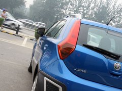 2011款 Xross 1.5 AMT 豪华版