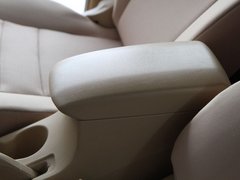 2011款 1.6L 手动 舒适型 5座