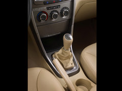 2011款 1.6L 手动 豪华型 5座
