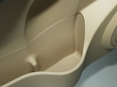 2011款 1.6L 手動 豪華型 5座