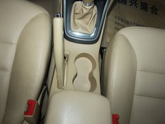 2011款 1.6L 手动 豪华型 5座