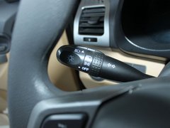 2011款 1.6L 手动 豪华型 5座