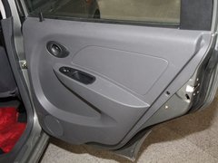 2011款 1.0L 手动 数智版