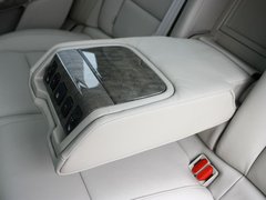 2011款 2.3L 自动 旗舰版