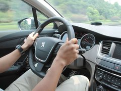 2011款 2.3L 自动 旗舰版