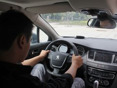 2011款 2.3L 自动 旗舰版