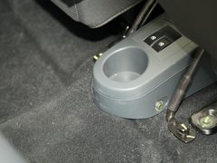 2011款 1.0L 自动 舒适型