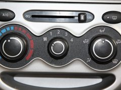 2011款 1.0L 自动 豪华型