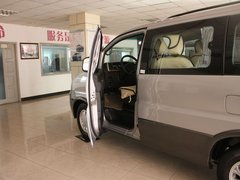 2011款 政采版2.4 手动 汽油豪华版 7座
