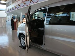2011款 2.0 手动 汽油舒适版 7座