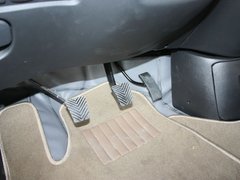 2011款 2.0 手动 汽油舒适版 7座