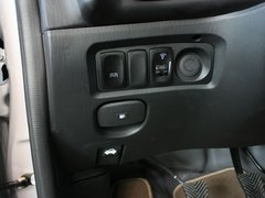 2011款 2.0 手动 汽油舒适版 7座