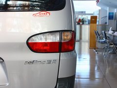 2011款 2.0 手动 汽油舒适版 7座