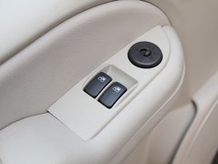 2011款 2.0 手动 汽油标准版 7座