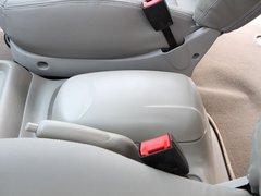 2011款 2.0 手动 汽油标准版 7座