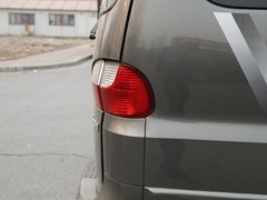 2011款 2.0 手动 汽油标准版 7座