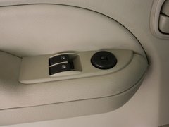 2011款 2.4 手动 汽油豪华版 7座