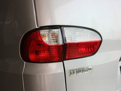 2011款 2.4 手动 汽油豪华版 7座