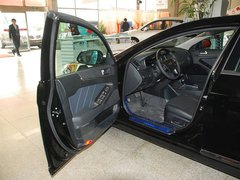 2012款 2.4L 自动 尊贵版