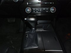 2012款 2.4L 自动 尊贵版