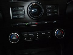 2012款 2.4L 自动 尊贵版