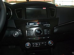 2012款 2.4L 自动 尊贵版