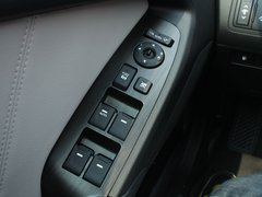 2012款 2.4L 自动 旗舰版