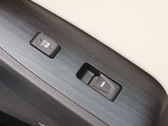 2012款 2.4L 自动 旗舰版