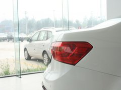 2012款 2.4L 自动 旗舰版