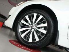 2012款 2.4L 自动 旗舰版