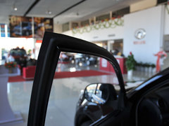2012款 欧风版 2.0L 手动 两驱豪华型 5座