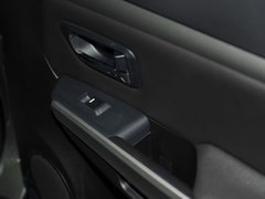 2012款 欧风版 2.4L 手动 四驱豪华型 5座