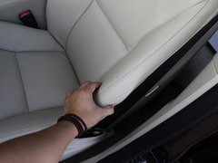 2012款 3.0T 自动 AWD舒适版 5座