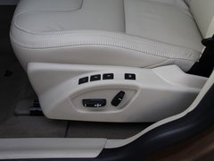 2012款 3.0T 自动 AWD舒适版 5座