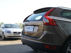 2012款 3.0T 自动 AWD舒适版 5座
